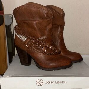 Daisy Fuentes Cognac Heeled Boots